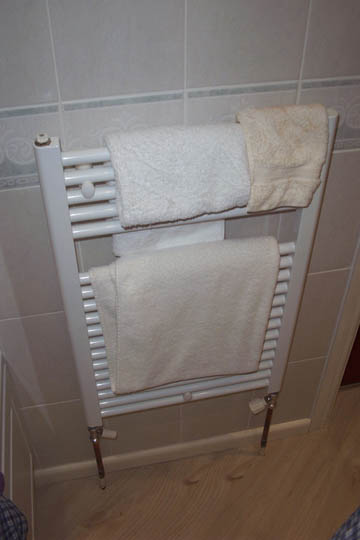 UK05_TowelWarmer.JPG